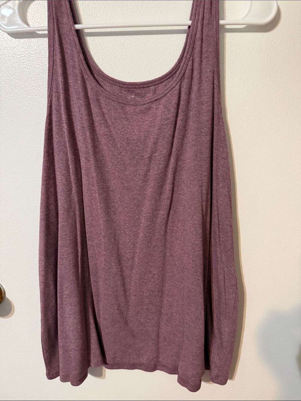 Women's Plum Sleeveless Scoop Neck Tank Top